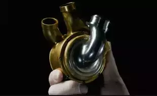 Man Receives World's First Artificial Heart Made With Titanium That Kept Him Alive For Days Before Transplant