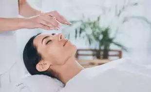 THIS Japanese Healing Technique Can Reduce Your Stress, Know Health Benefits Of Reiki