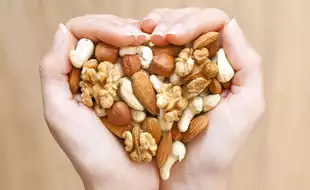 What Is The Right Time To Consume Nuts?