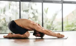 9 Best Yoga Poses That Men Should Perform Daily