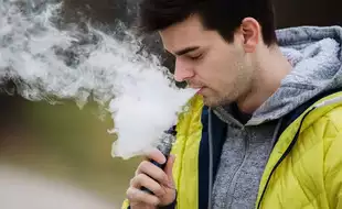 Increase In Vaping Among Young Adult Non-Smokers In England, Know How It Impacts Your Health