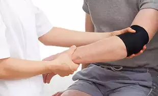 Struggling With Tennis Elbow? Spot The Signs And Learn How To Fix It